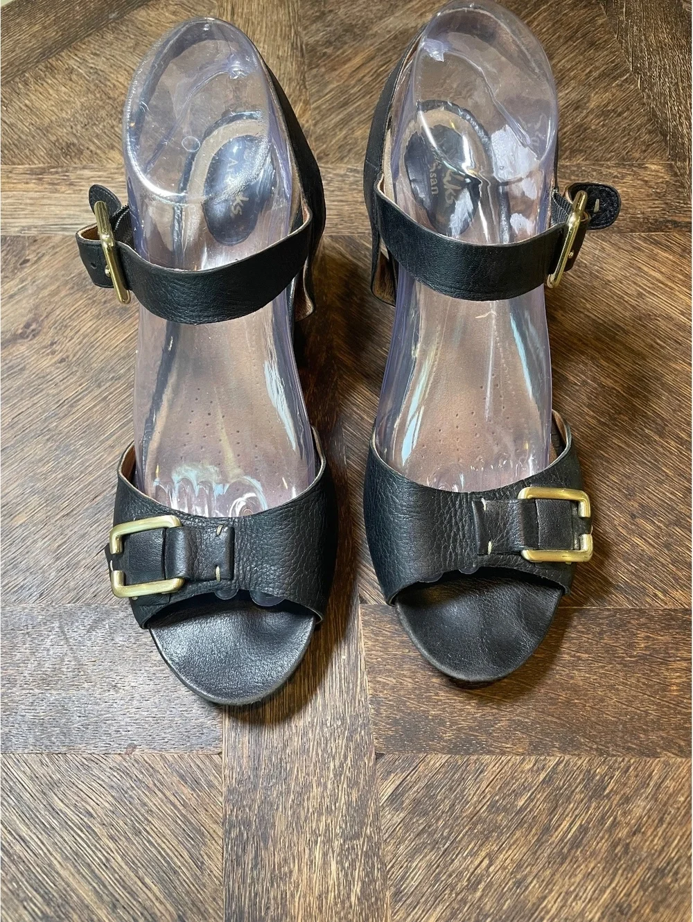 Clark’s Artisan black leather ankle strap wedge sandal heel EUC